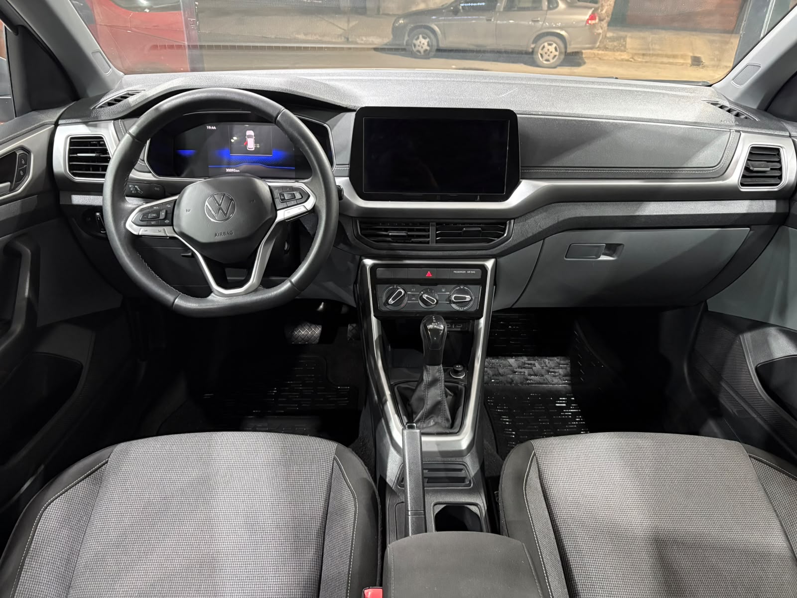 Foto 6 de Volkswagen T-Cross Trendline 1.0 Automática