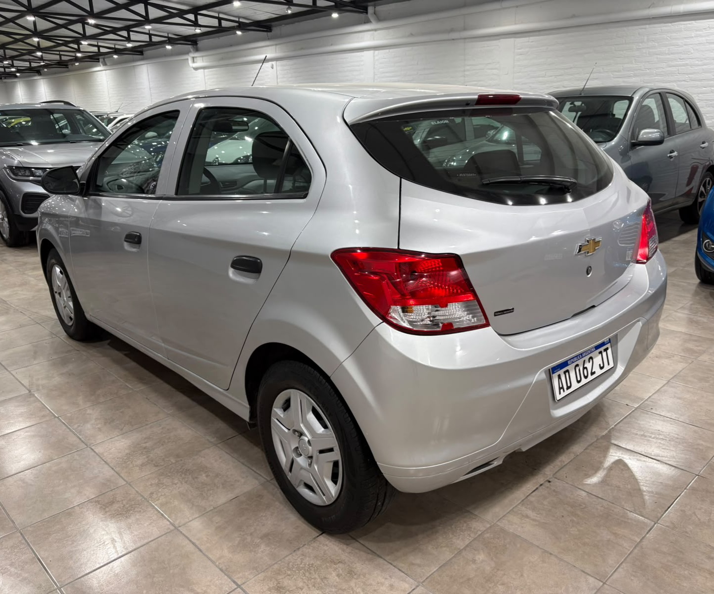 Foto 6 de Chevrolet Onix ls Joy+ 1.4