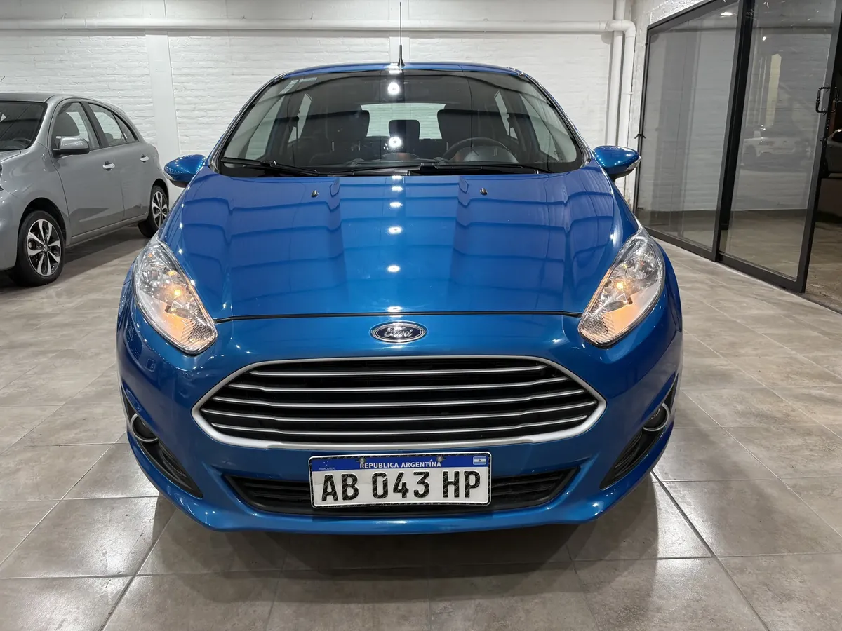 Foto 6 de Ford Fiesta se 1.6