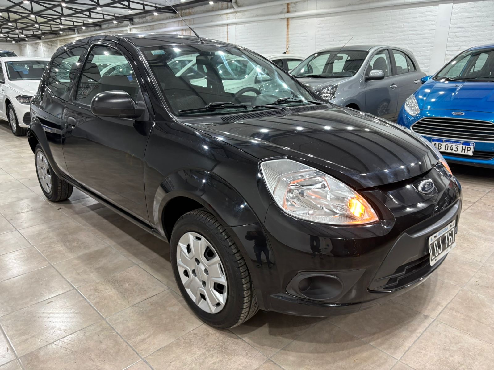 Foto 2 de Ford Ka Fly Viral 1.0 3 puertas