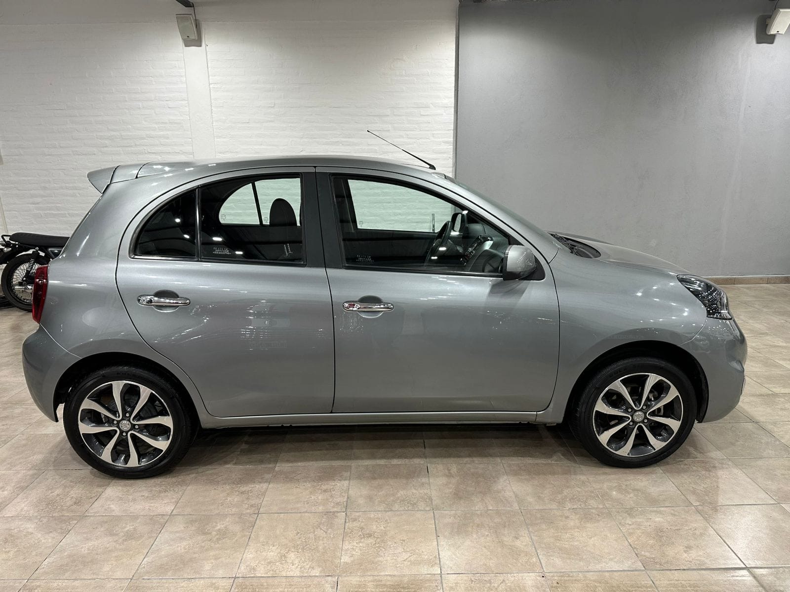 Foto 4 de Nissan March Advance Pure Drive