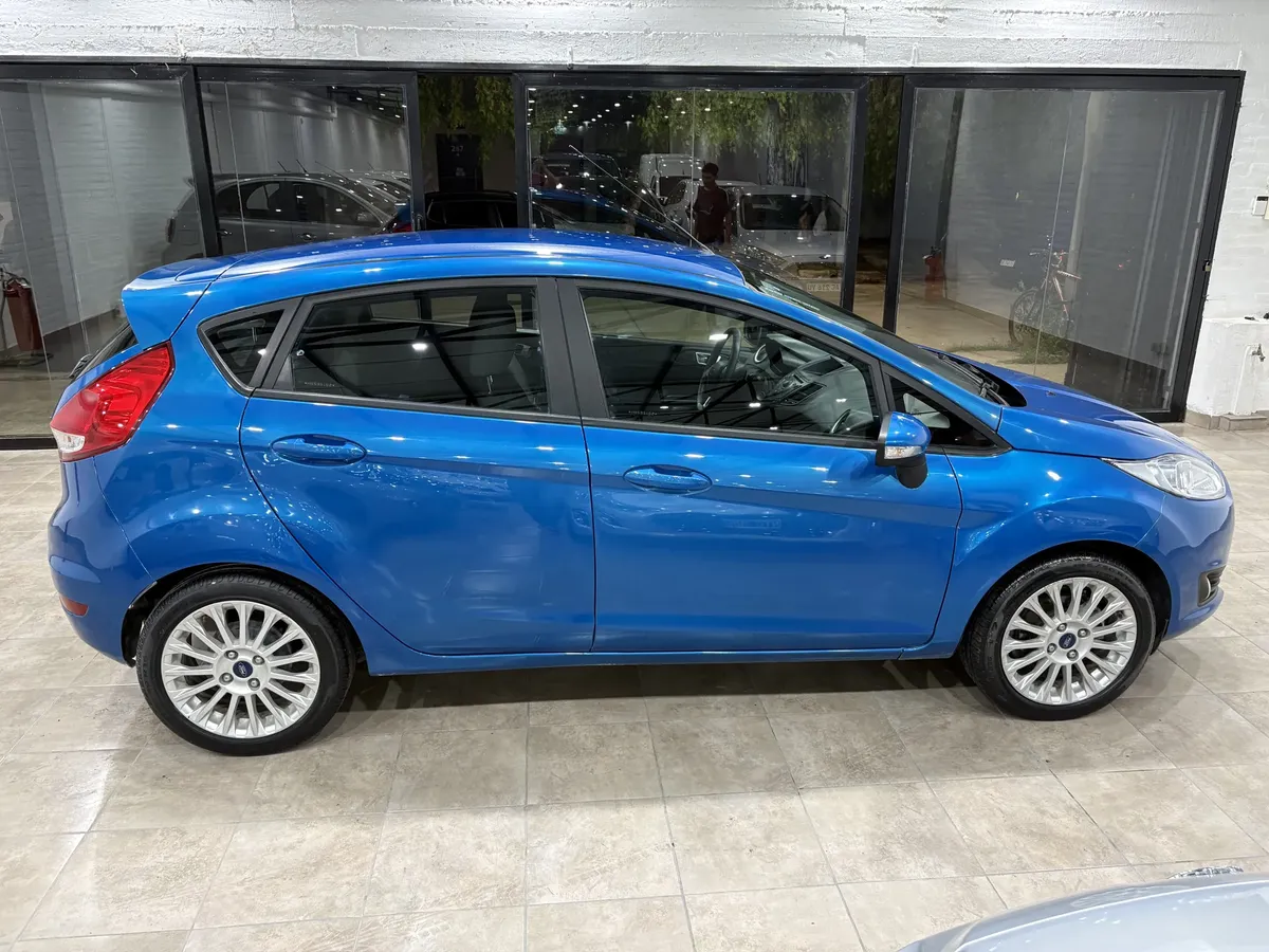 Foto 3 de Ford Fiesta se 1.6