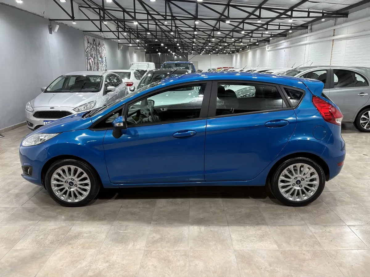 Foto 2 de Ford Fiesta se 1.6