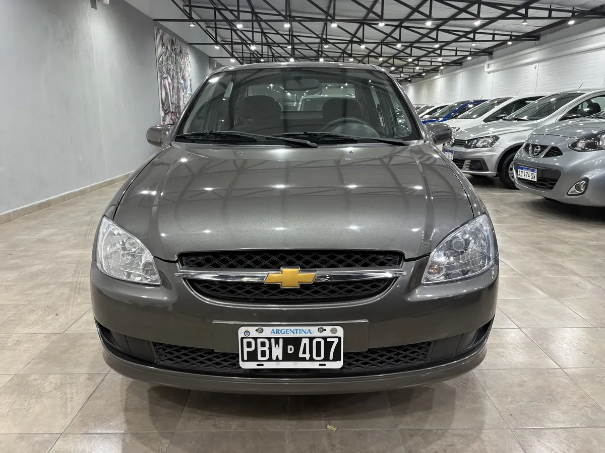 Foto 2 de Chevrolet Classic ls 1.4