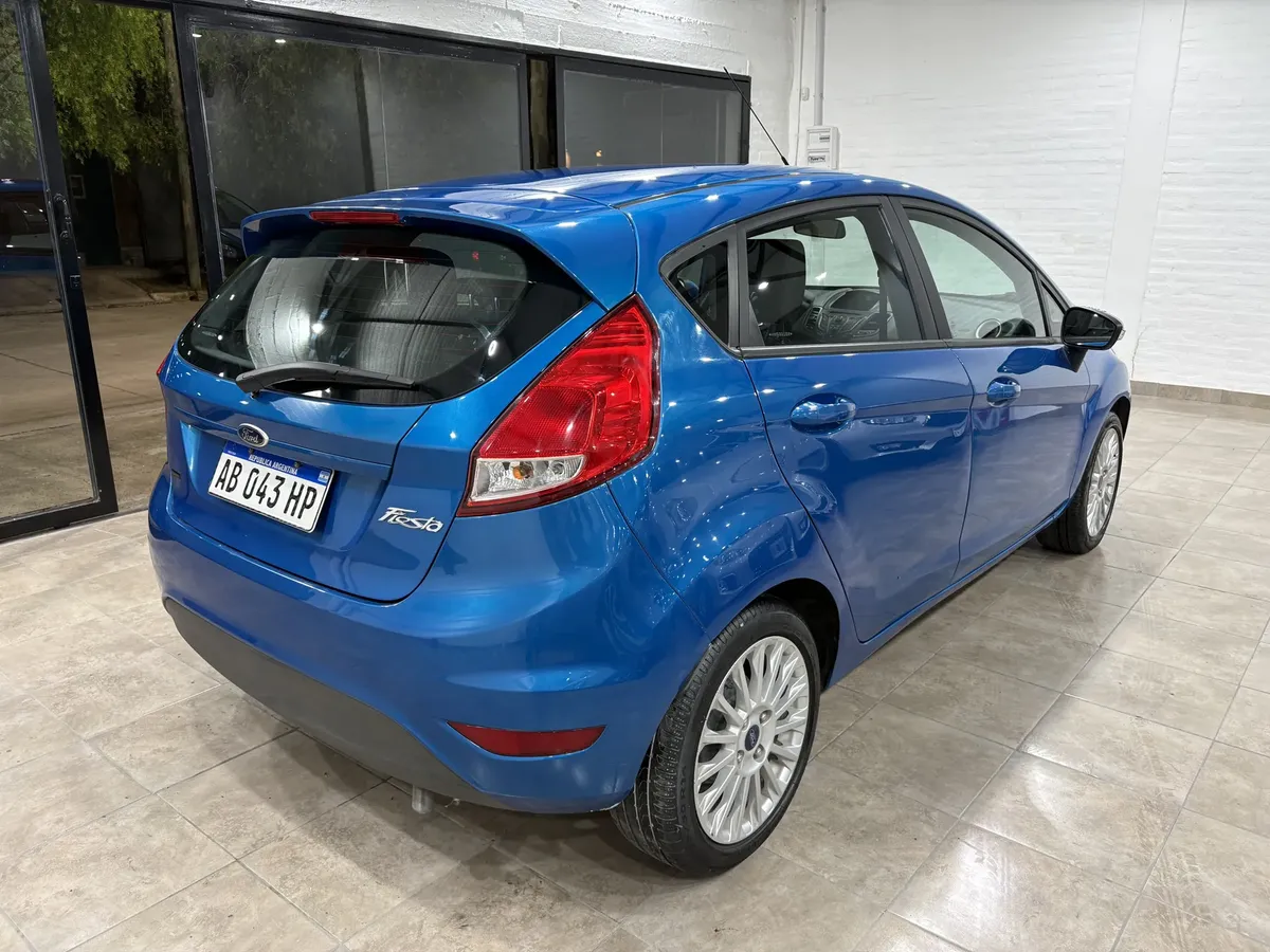 Foto 4 de Ford Fiesta se 1.6