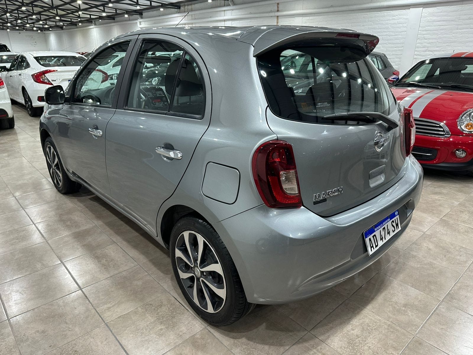 Foto 3 de Nissan March Advance Pure Drive